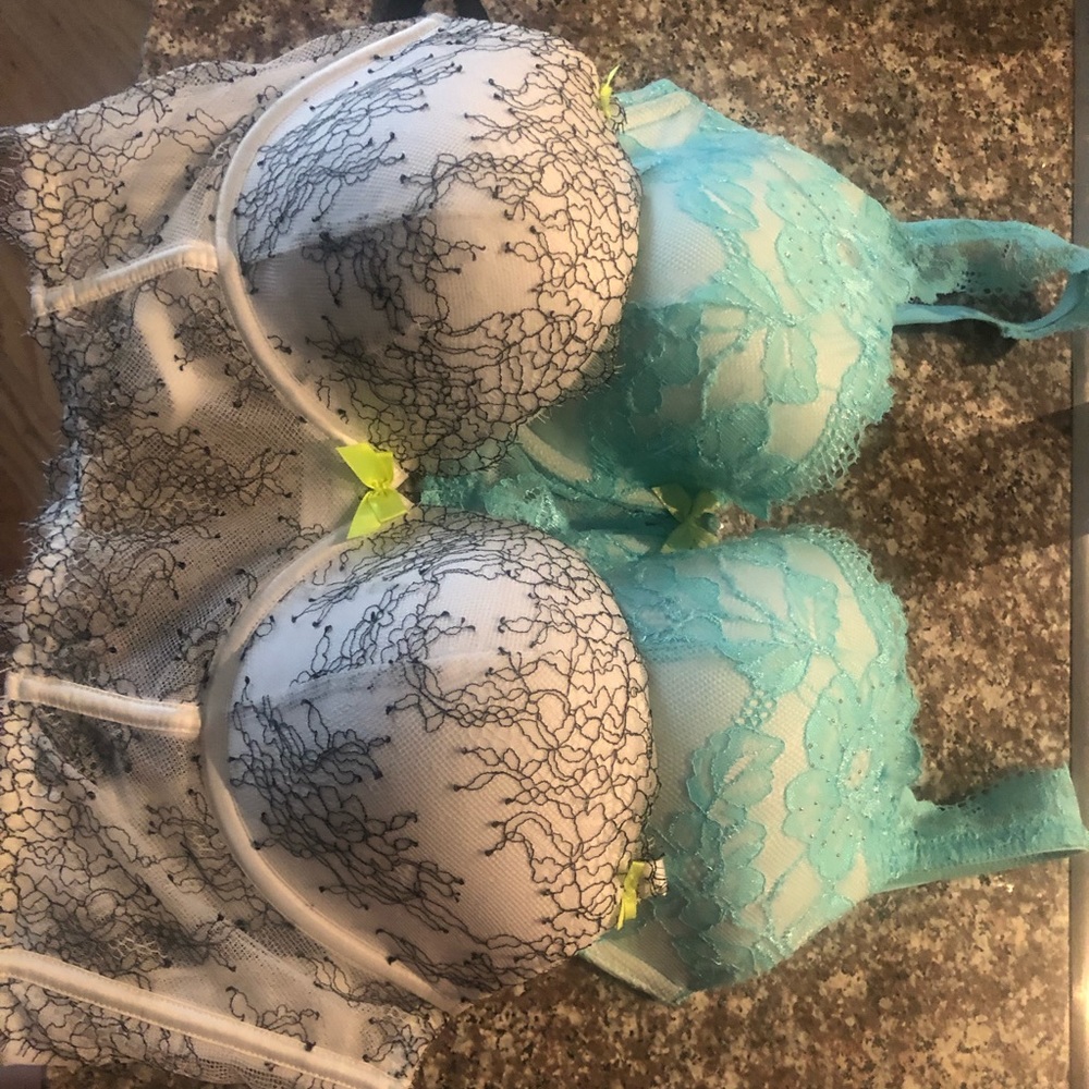 NWOT victoria secret 2 bra bundle 36D
